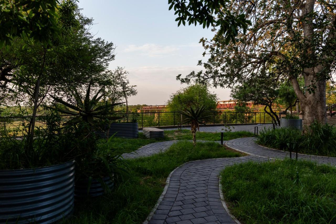 Kruger Shalati - Train On The Bridge & Garden Suites Skukuza Luaran gambar